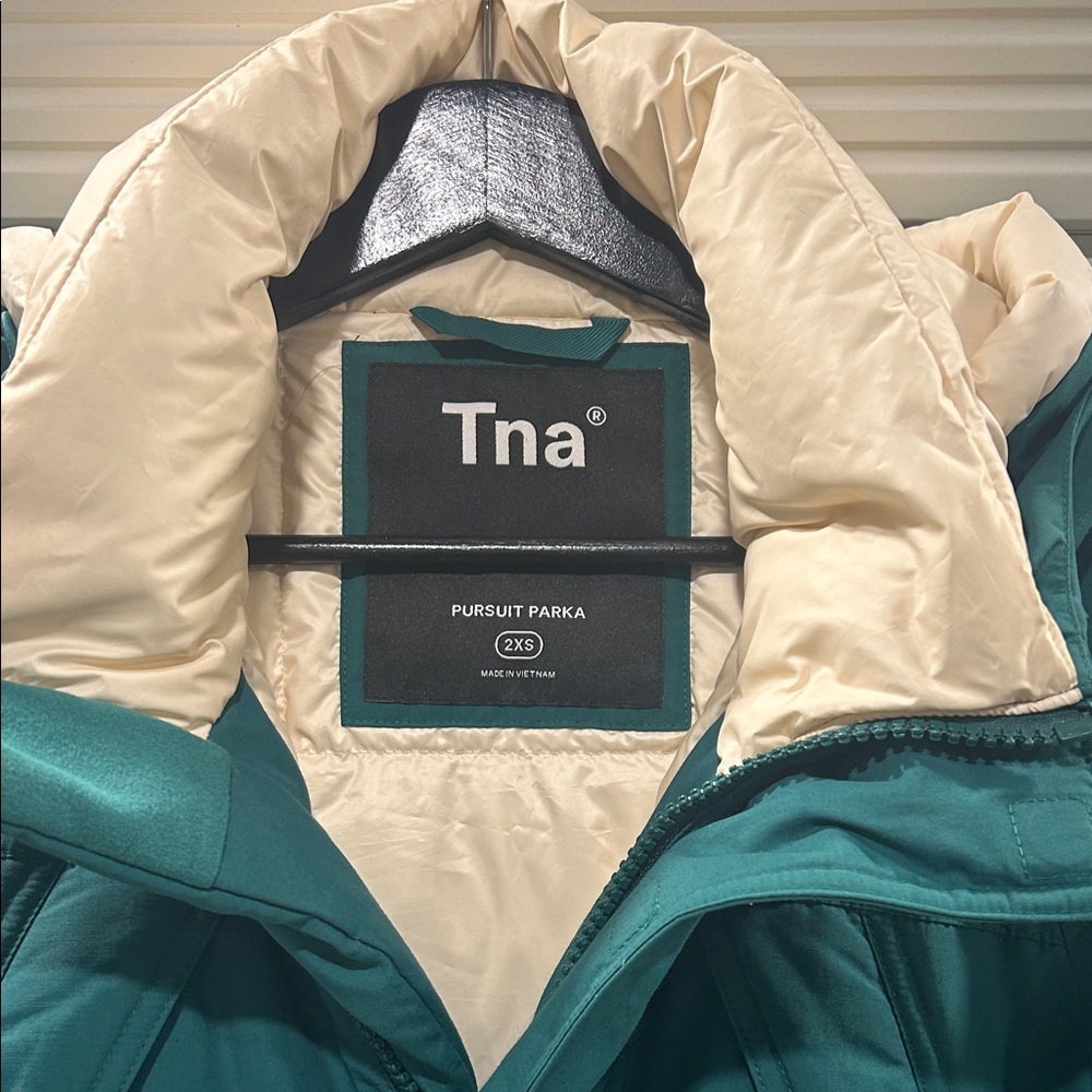 TNA Hunter-Green Pursuit Parka. Super-warm, down-filled parka, like-new - Picture 2 of 4